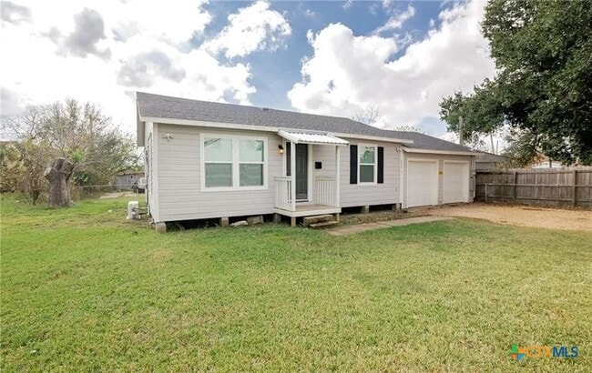2003 Woodlawn St in Victoria, TX - Building Photo - Building Photo