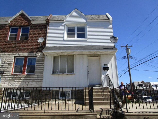 899 Carver St in Philadelphia, PA - Building Photo - Building Photo