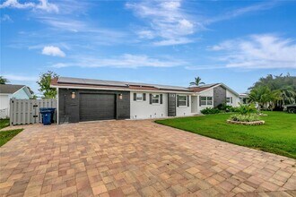 242 176th Ave E in Redington Shores, FL - Building Photo - Building Photo