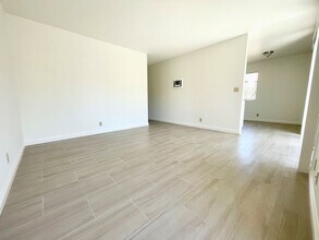 244 Chinquapin Ave in Carlsbad, CA - Building Photo - Building Photo