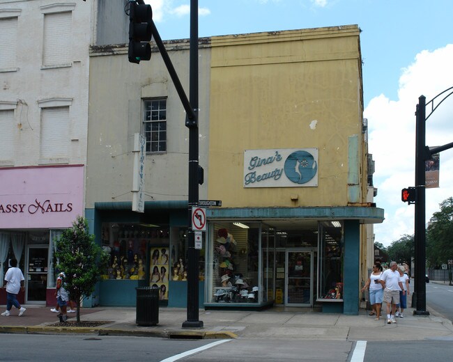 23 W Broughton St