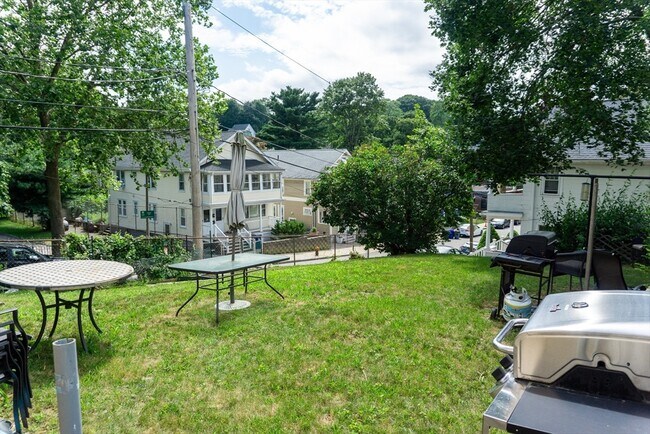 18 Ranelegh Rd in Boston, MA - Building Photo - Building Photo