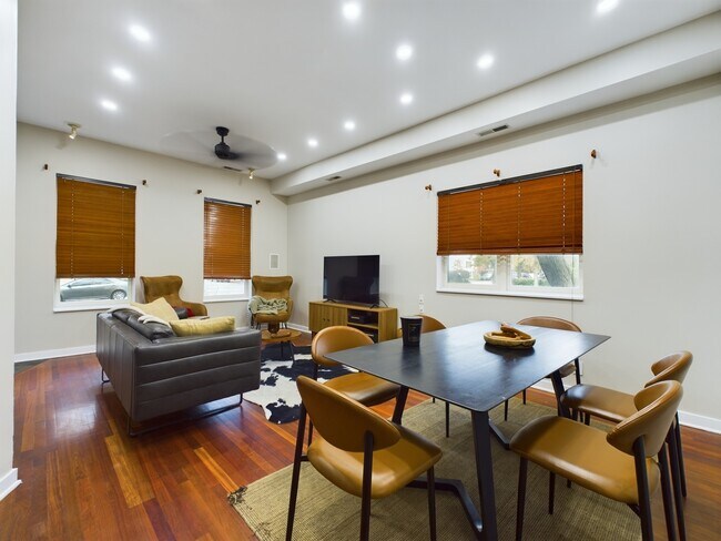 1501 W Ohio St in Chicago, IL - Building Photo - Building Photo