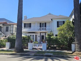 441 1/2 S Palm Dr in Beverly Hills, CA - Building Photo