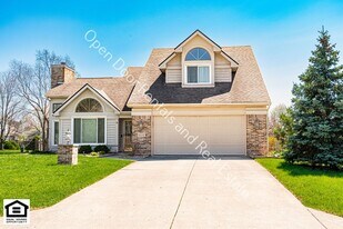 8218 Fountainhead Dr in Fort Wayne, IN - Building Photo