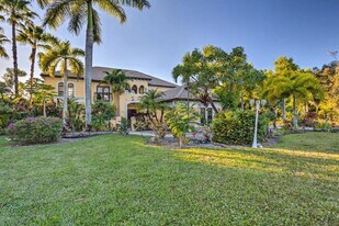 6425 Royal Palm Beach Blvd in West Palm Beach, FL - Building Photo