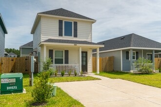16755 N Marie Vlg Dr in Conroe, TX - Building Photo - Building Photo