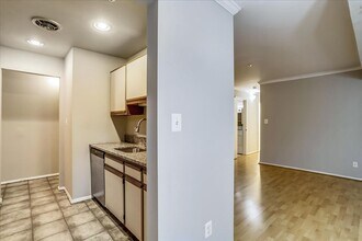 7915 Coriander Dr in Gaithersburg, MD - Building Photo - Building Photo