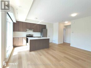 490 Beresford Path in Oshawa, ON - Building Photo - Building Photo