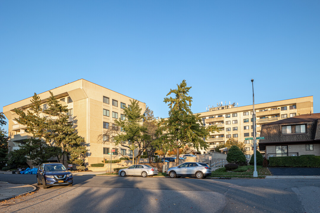 Elmwood Park Condominium II in Staten Island, NY - Building Photo