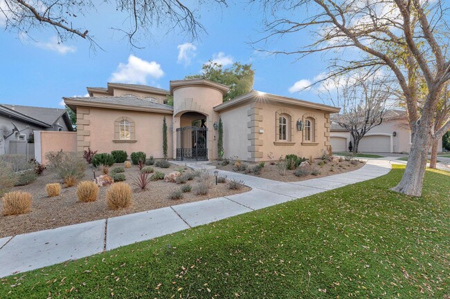 904 Pont Chartrain Dr in Las Vegas, NV - Building Photo - Building Photo