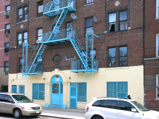 2260 Walton Ave in Bronx, NY - Building Photo - Building Photo