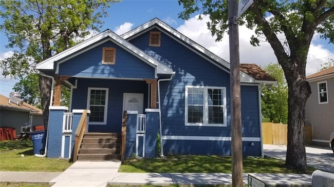 property at 407 S Main St