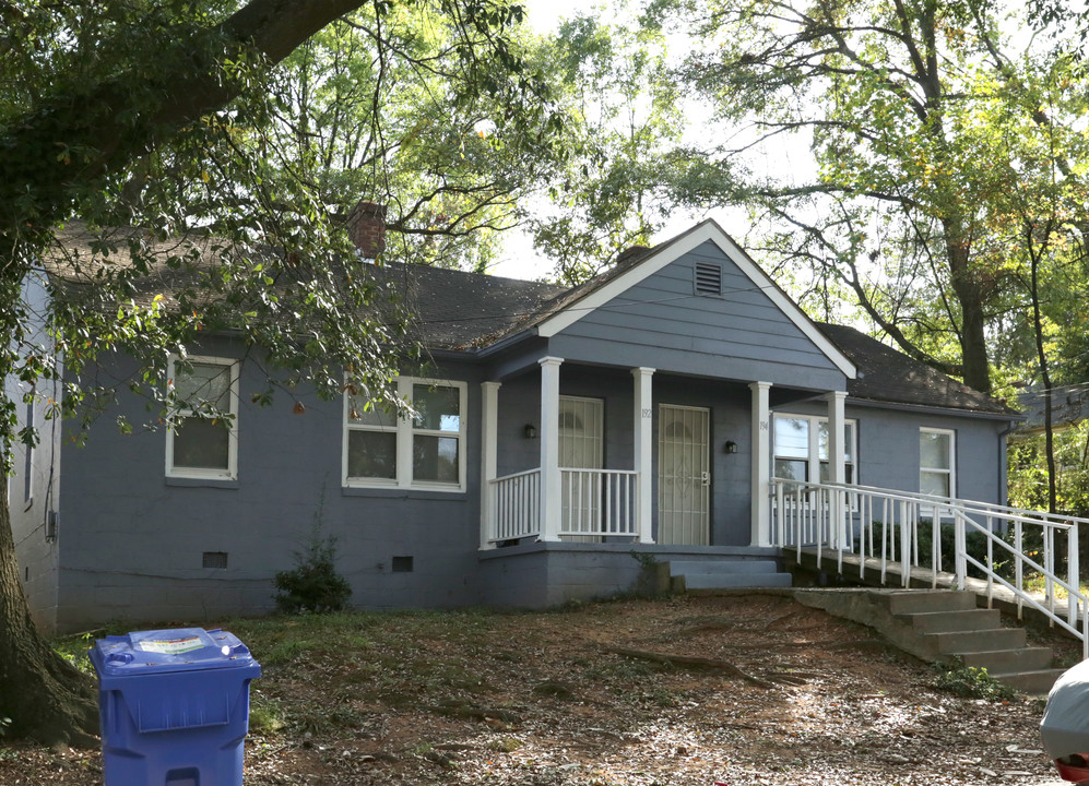 192-194 Holderness St SW in Atlanta, GA - Building Photo