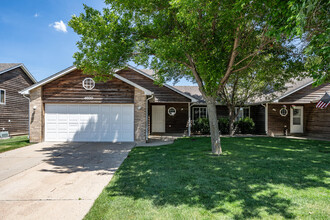 Cottage West Twin Homes in Sioux Falls, SD - Building Photo - Building Photo