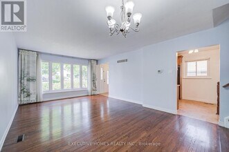 1403 Glen Rutley Cir in Mississauga, ON - Building Photo - Building Photo