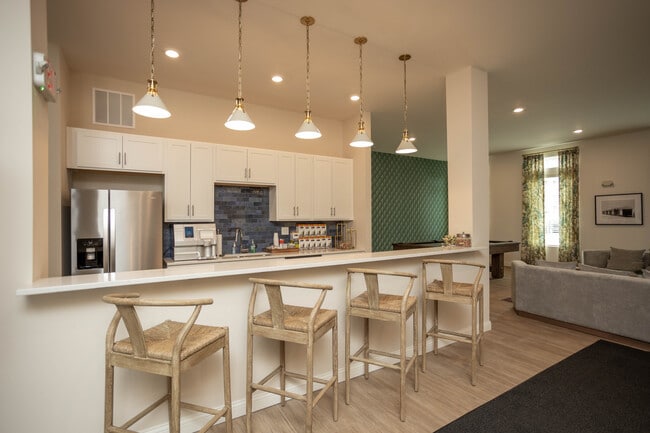 Monarch on East Broad in Columbus, OH - Building Photo - Interior Photo