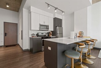 60 E Randolph St in Chicago, IL - Building Photo - Building Photo