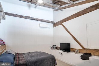 4 Leverington Ave in Philadelphia, PA - Building Photo - Building Photo