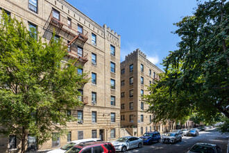 Warwick Court in New York, NY - Building Photo - Building Photo