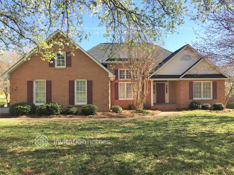 123 Mooreland Rd in Mooresville, NC - Building Photo
