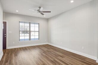 139 Iberia St in Youngsville, LA - Building Photo - Building Photo