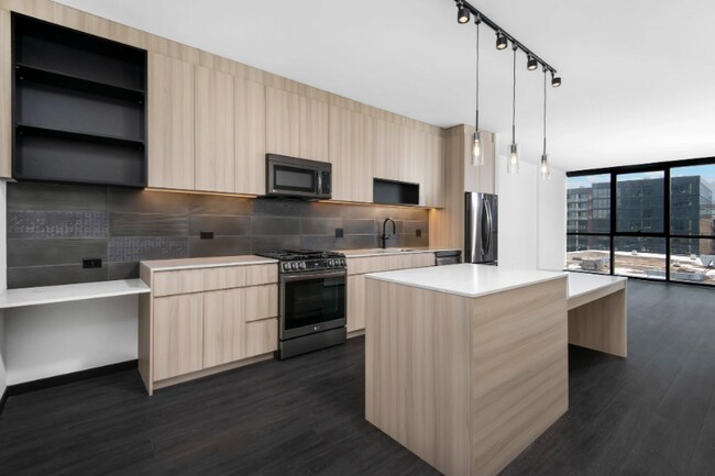 property at 1422 W Randolph St