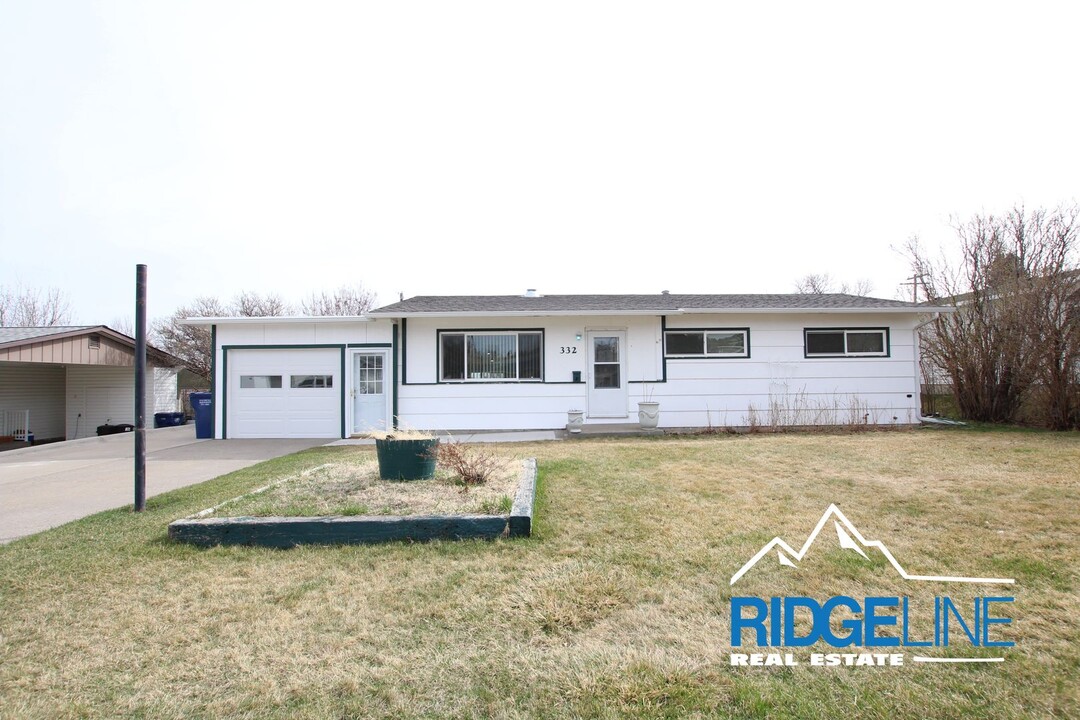332 Riverview 4 W in Great Falls, MT - Building Photo
