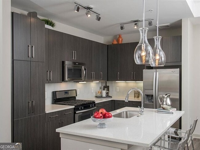 2144 Peachtree Rd NW, Unit 0424 in Atlanta, GA - Building Photo - Building Photo