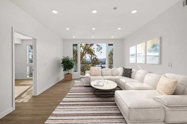 14541 Gilmore St Apartments in Van Nuys, CA - Building Photo - Building Photo