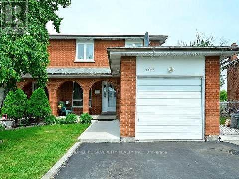 7214 Sigsbee Dr in Mississauga, ON - Building Photo - Building Photo
