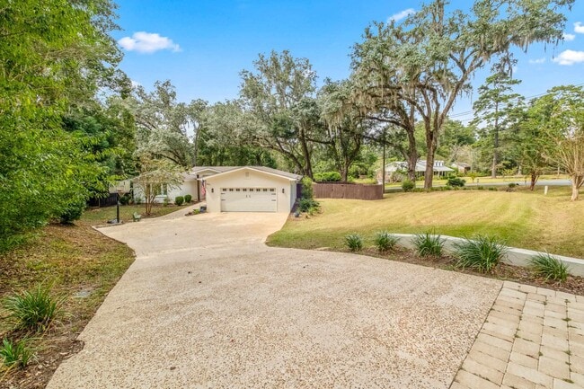 605 Waverly Rd in Tallahassee, FL - Building Photo - Building Photo