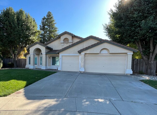 645 Liter Ct in Dixon, CA - Building Photo - Building Photo