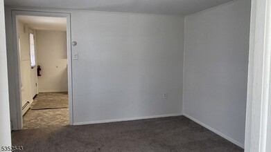 60 E McFarlan St, Unit 1 in Dover, NJ - Building Photo - Building Photo