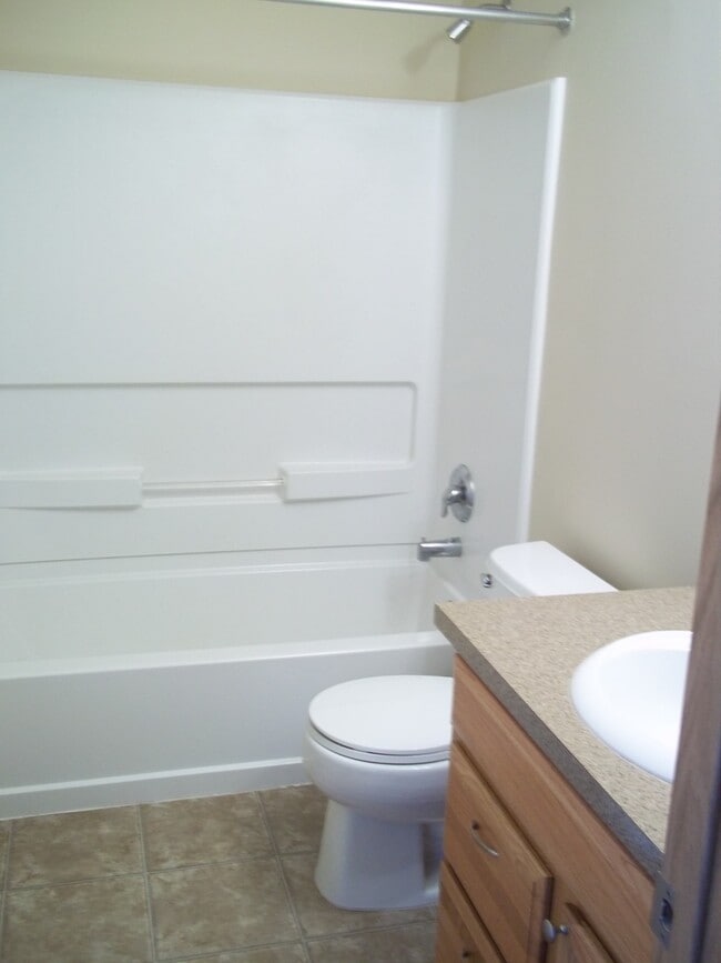 4948 Emmit Dr N in Hugo, MN - Building Photo - Building Photo