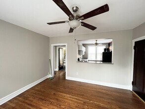4752 N Lotus Ave, Unit 1 in Chicago, IL - Building Photo - Building Photo