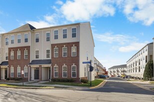 19441 Promenade Dr in Leesburg, VA - Building Photo