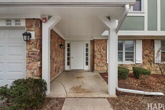 1300 Cromwell Ct in Vernon Hills, IL - Building Photo - Building Photo