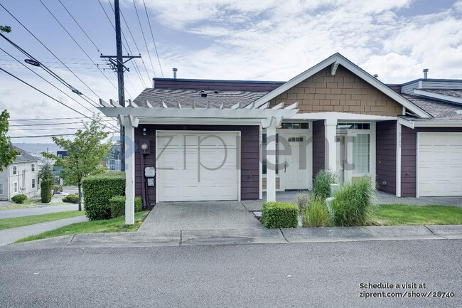 2101 Tacoma Ct in Tacoma, WA - Foto de edificio - Building Photo