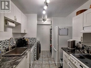 1096 Jalna Blvd in London, ON - Building Photo - Building Photo