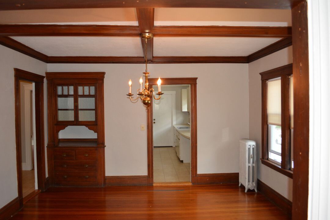 63 Freeman St, Unit 2 in Arlington, MA - Foto de edificio