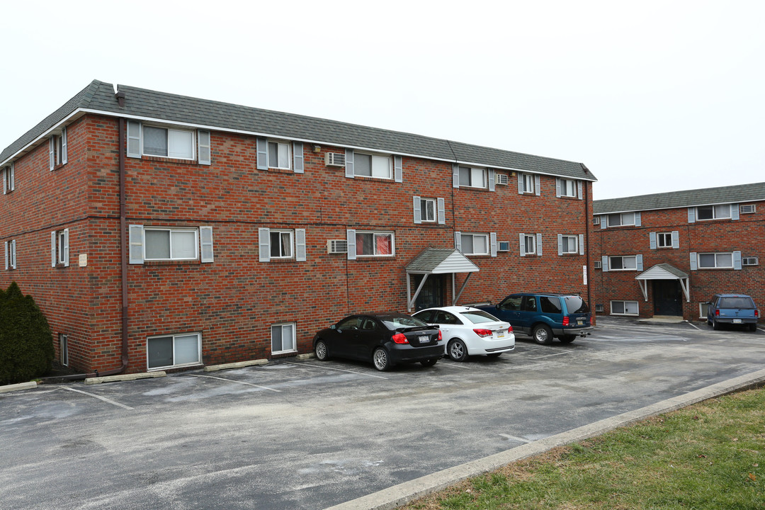 Maple Court Apartments in Conshohocken, PA - Building Photo