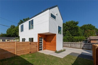 2717 E 3rd St in Austin, TX - Building Photo - Building Photo