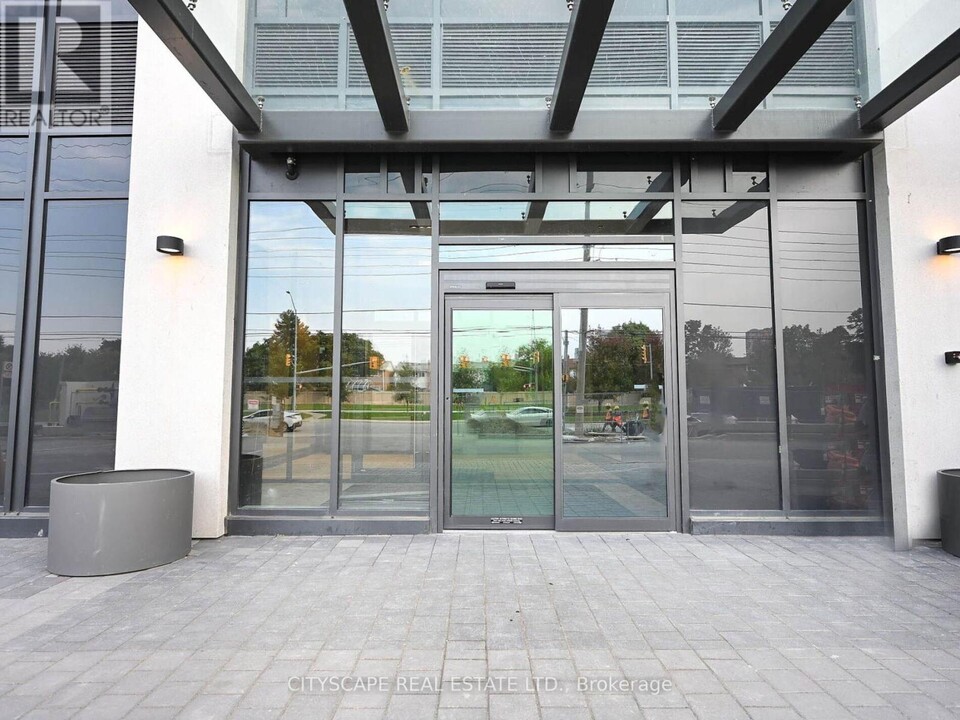 204-204 Burnhamthorpe Rd E in Mississauga, ON - Building Photo