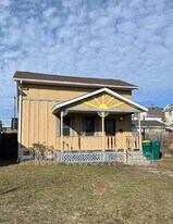 212 W 9th St in Mishawaka, IN - Building Photo