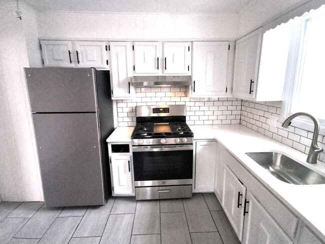 48 Tiffany St in North Providence, RI - Building Photo - Building Photo