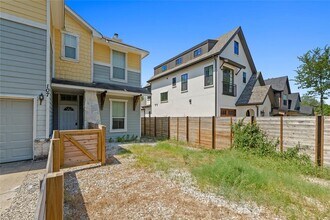 107 Nelray Blvd in Austin, TX - Building Photo - Building Photo