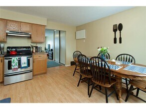 831 Weeks Ave SE in Minneapolis, MN - Building Photo - Building Photo