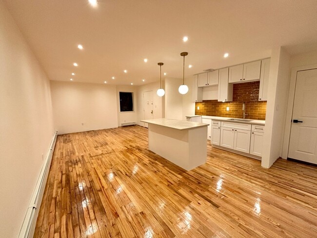 2182 Davidson Ave in Bronx, NY - Building Photo - Building Photo