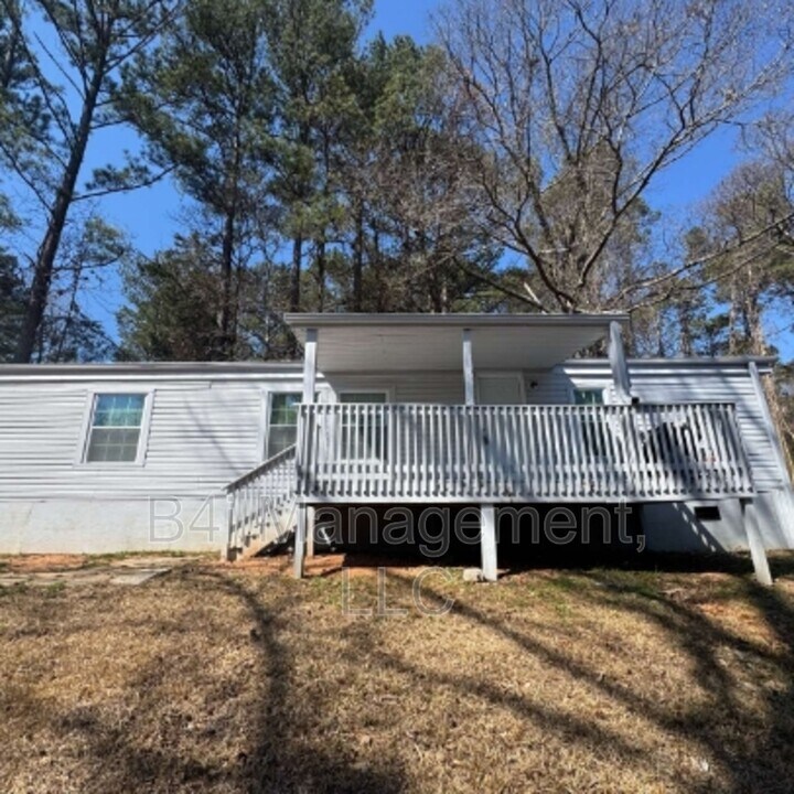 182 Meadowview Ln in Newnan, GA - Building Photo